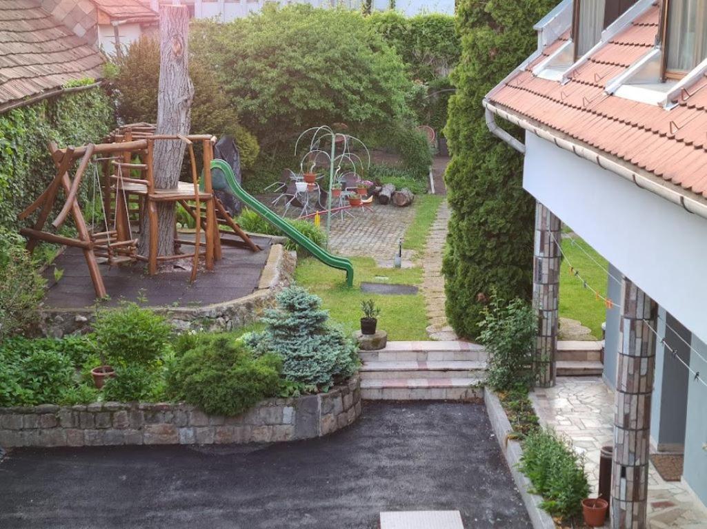 Szekely Vendeghaz Hotel Strigoniu Exterior foto
