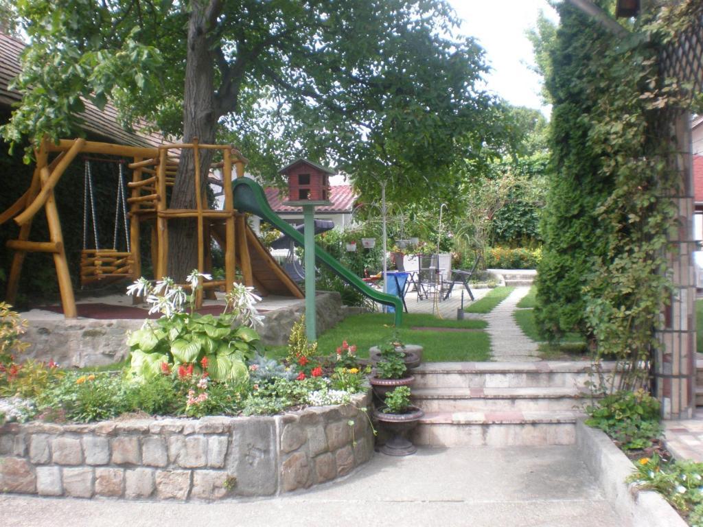 Szekely Vendeghaz Hotel Strigoniu Exterior foto